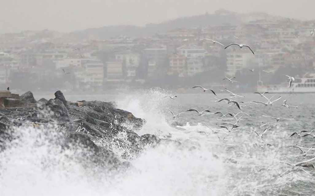 İstanbul’da lodos: 4 kişi hayatını kaybetti