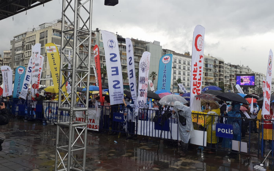 ASM çalışanları İzmir'de miting düzenledi