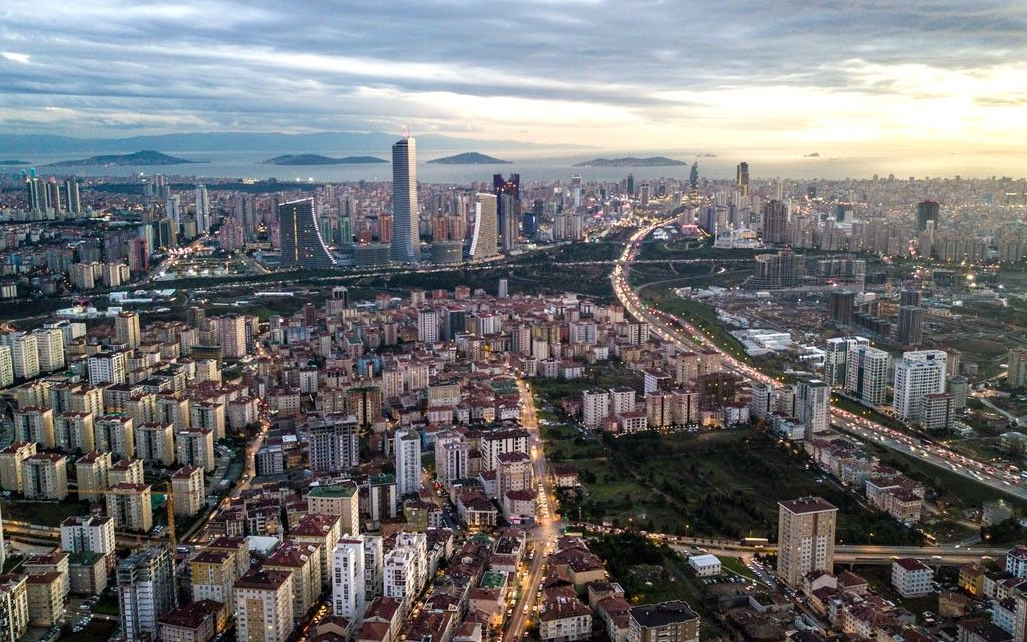 İstanbul’da binalar kağıt gibi