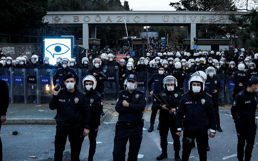 Boğaziçi Üniversitesi'nde görev yapmış akademisyenlerden dekan atamalarına tepki