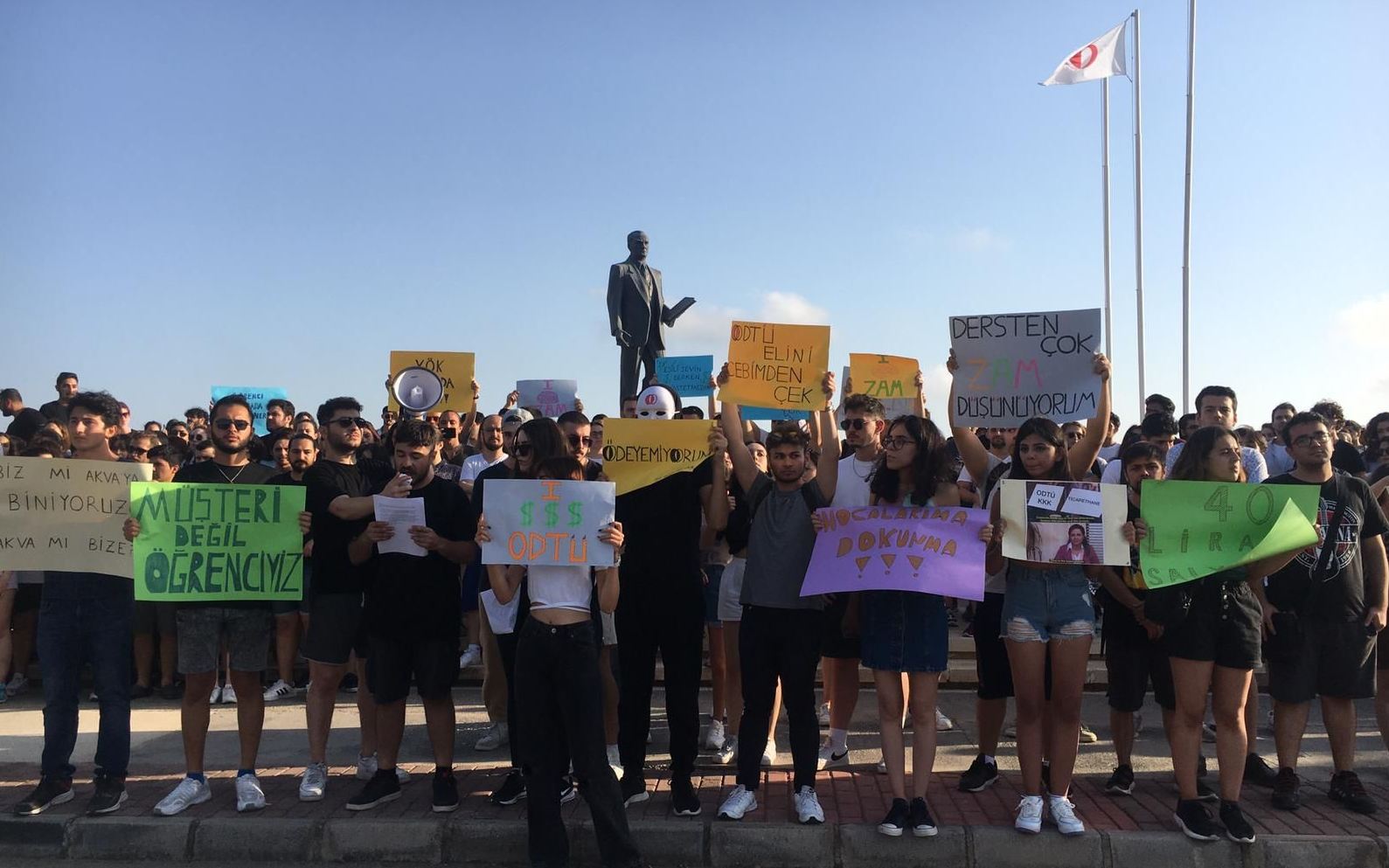 ODTÜ Kuzey Kıbrıs Kampüsü öğrencileri ayakta!