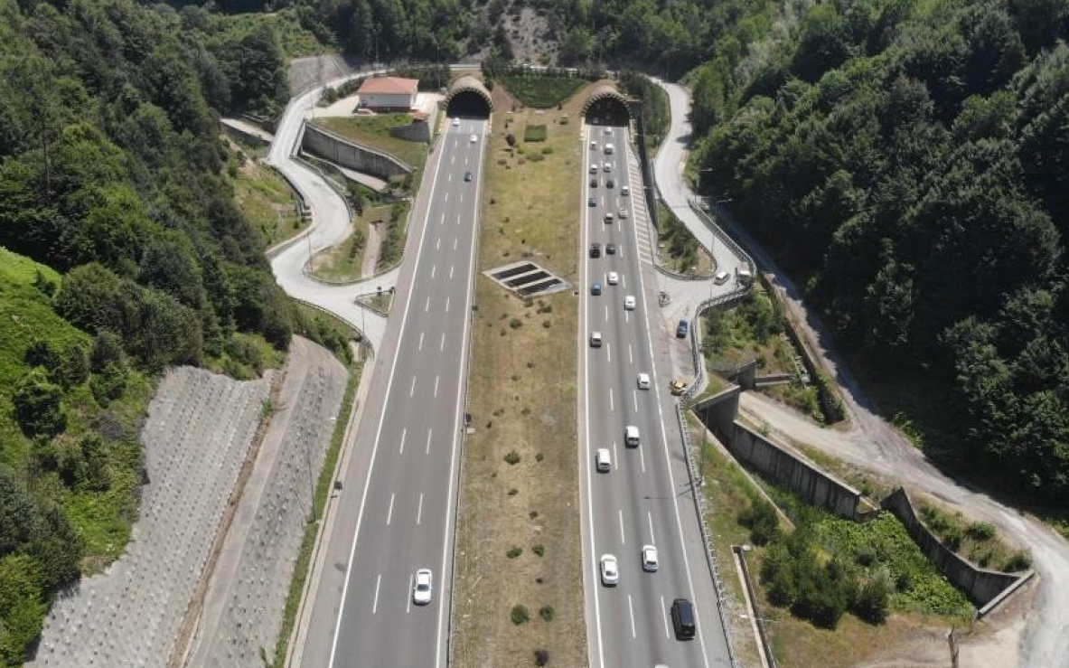 Bolu Dağı Tüneli'nin İstanbul yönü trafiğe açıldı