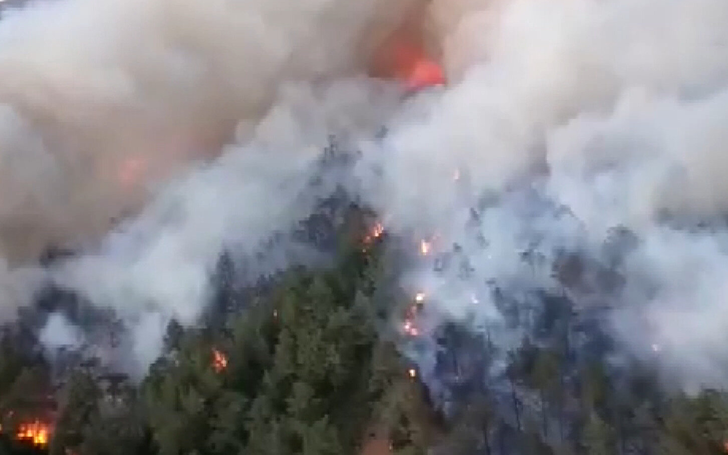 Marmaris'teki orman yangını 24 saati aşkın süredir devam ediyor
