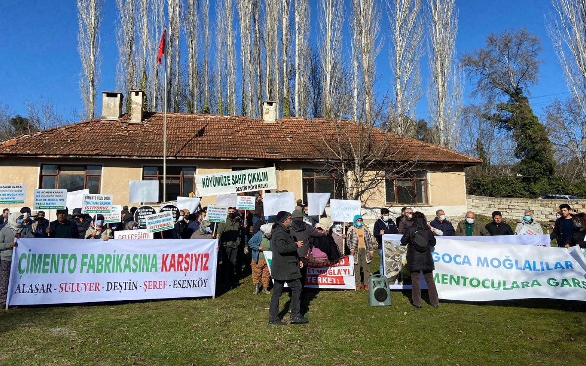 Deştin'de fabrika yapımına karşı direnen 11 köylüye soruşturma