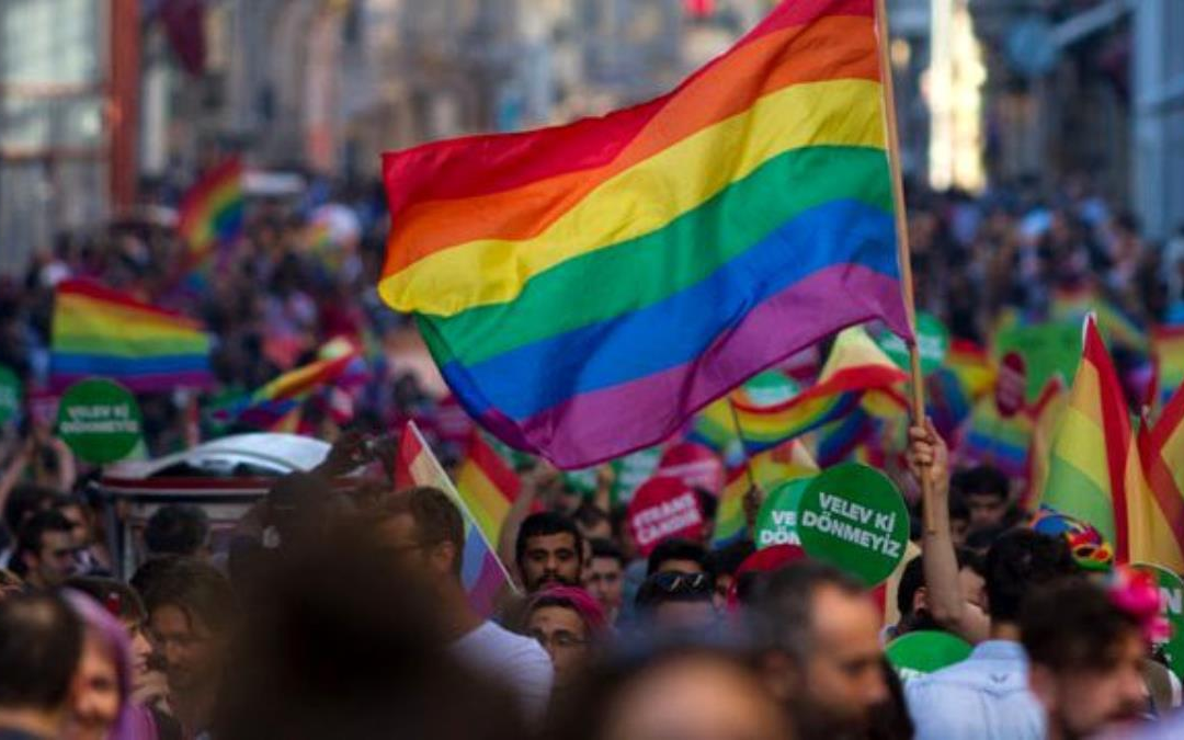 LGBTİ+ Onur Yürüyüşü: “Direnmediğimiz sürece hayatta kalamayacağımızın farkındayız”