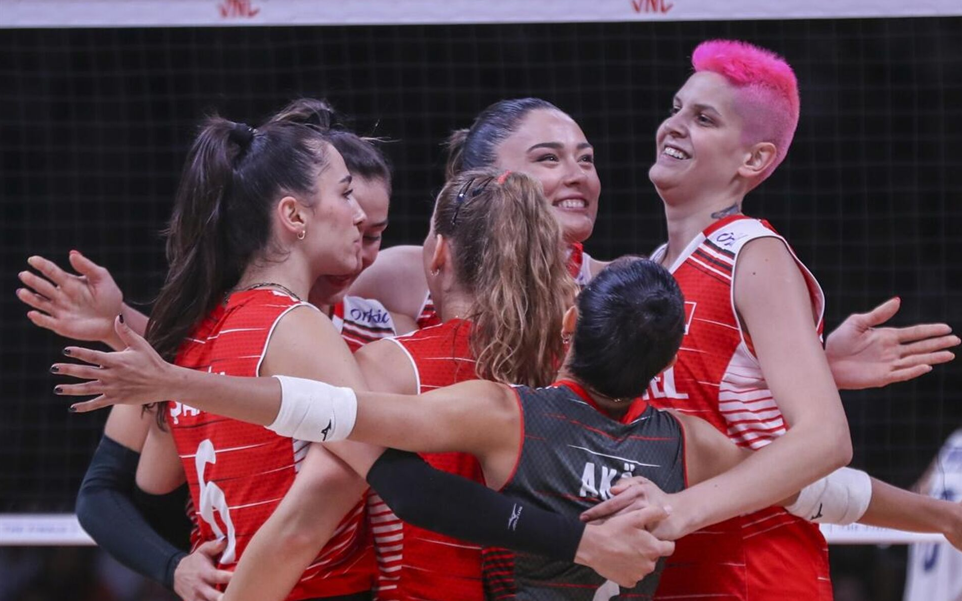 A Milli Kadın Voleybol Takımı yarı finalde!