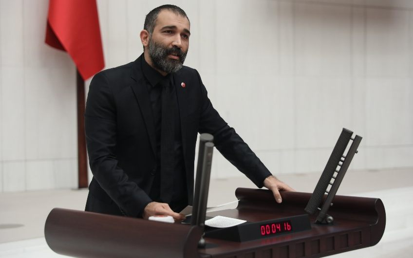 TİP Milletvekili Barış Atay, çalınan tarihi eserleri Bakan Ersoy’a sordu