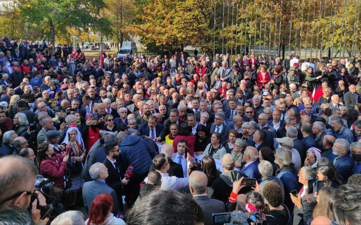 Aleviler Saray’ın kalıbına sığmaz!