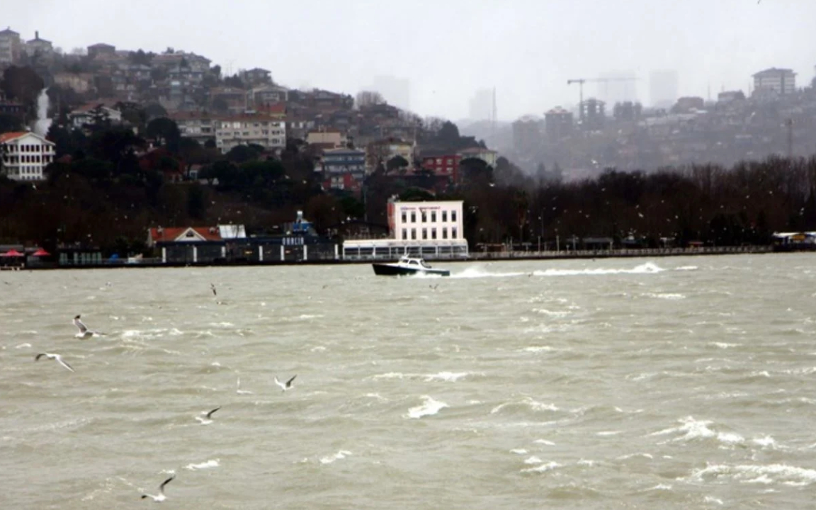 İstanbul Boğazı çamura bulandı