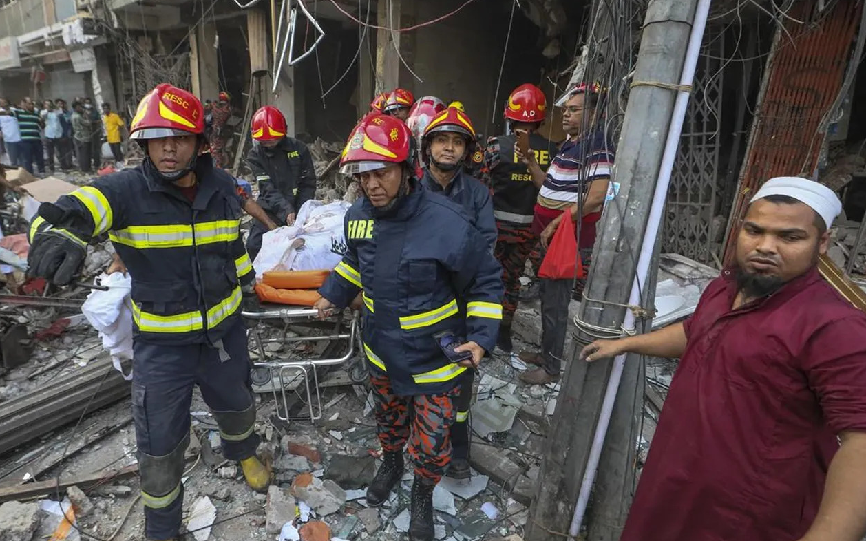 Bangladeş'te patlama: 15 ölü, 100 yaralı