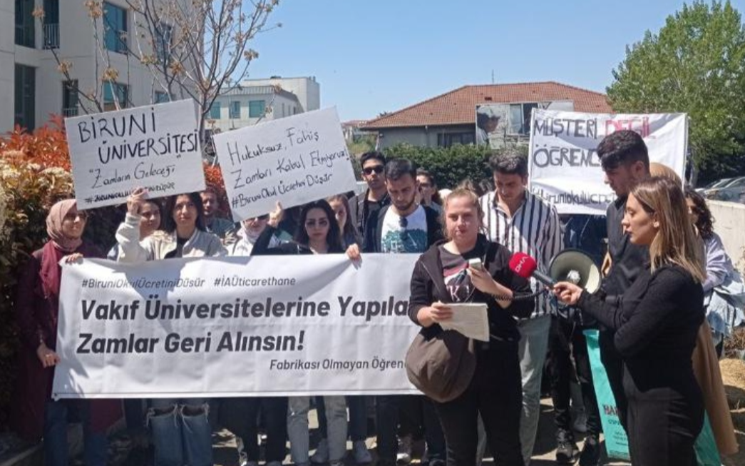 Biruni Üniversitesi'nde zamlara karşı eylem