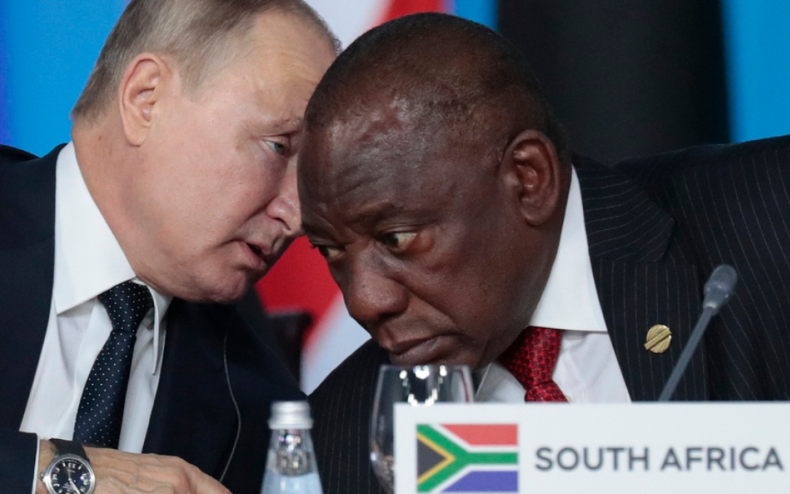 Güney Afrika'dan ABD'ye: 'Rusya'ya silah vermedik'