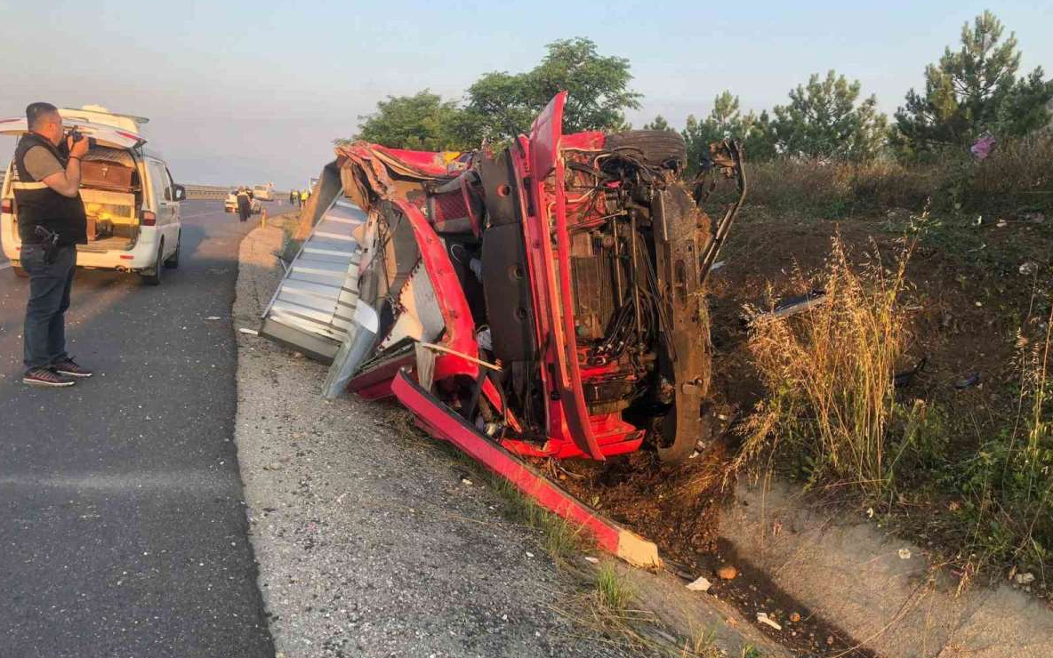 Denizli'de trafik kazası: 2 ölü, 20 yaralı