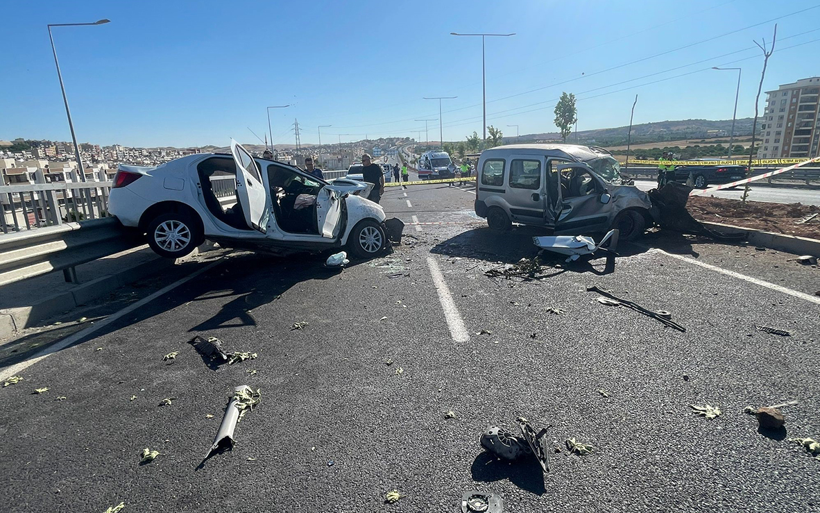 Urfa'da trafik kazası: 3 ölü, 2 yaralı