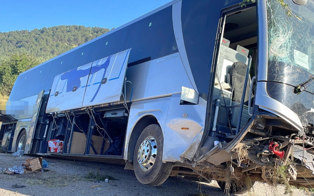 Bolu'da trafik kazası: 2'si ağır 14 yaralı