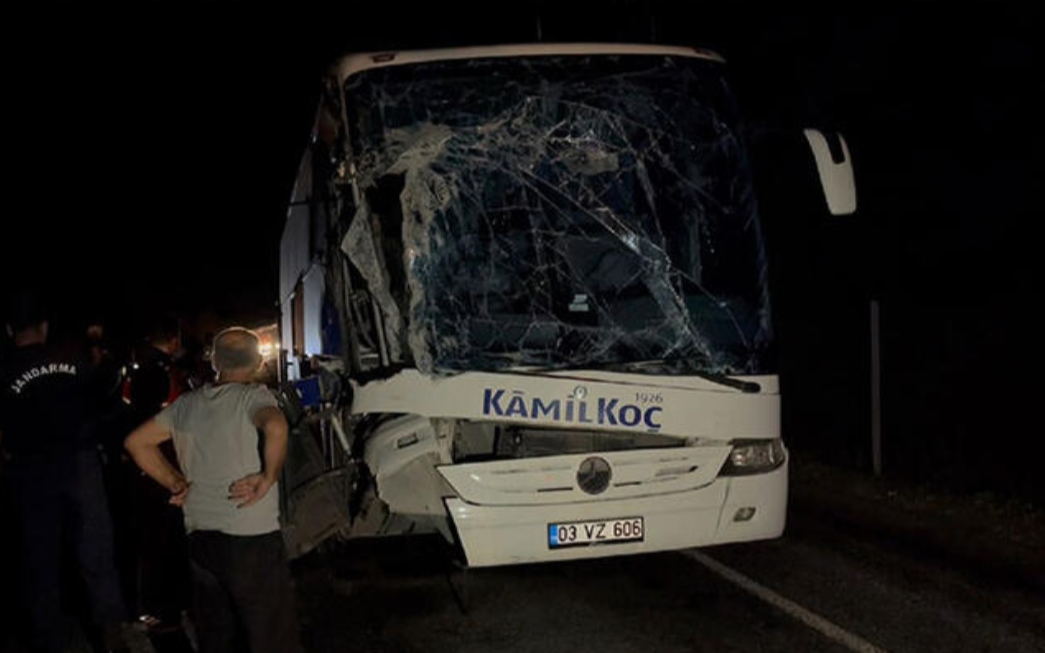 Eskişehir'de trafik kazası: 3'ü ağır 6 yaralı