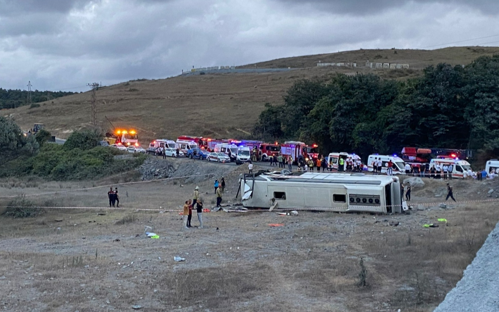 İstanbul'da havalimanı servisi devrildi: 29 yaralı