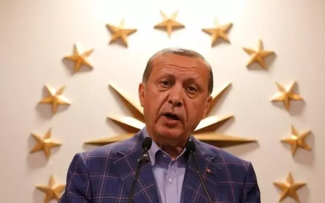 Erdoğan: Döviz getiren yabancı misafirlerimizi bağrımıza basıyoruz