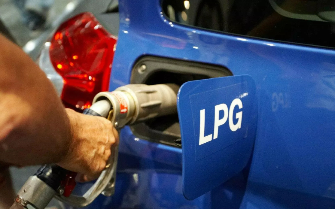 LPG'ye bir lira 30 kuruş zam geldi