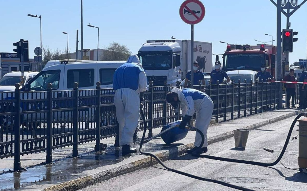 Pendik’te yola bırakılan kimyasal varil patladı