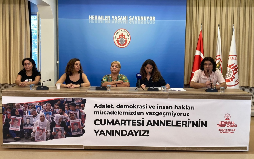 Cumartesi Anneleri'ne yönelik hukuksuzluklara karşı basın açıklaması