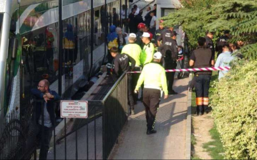 Konya’da tramvayın önünde düşen kadın yaşamını yitirdi