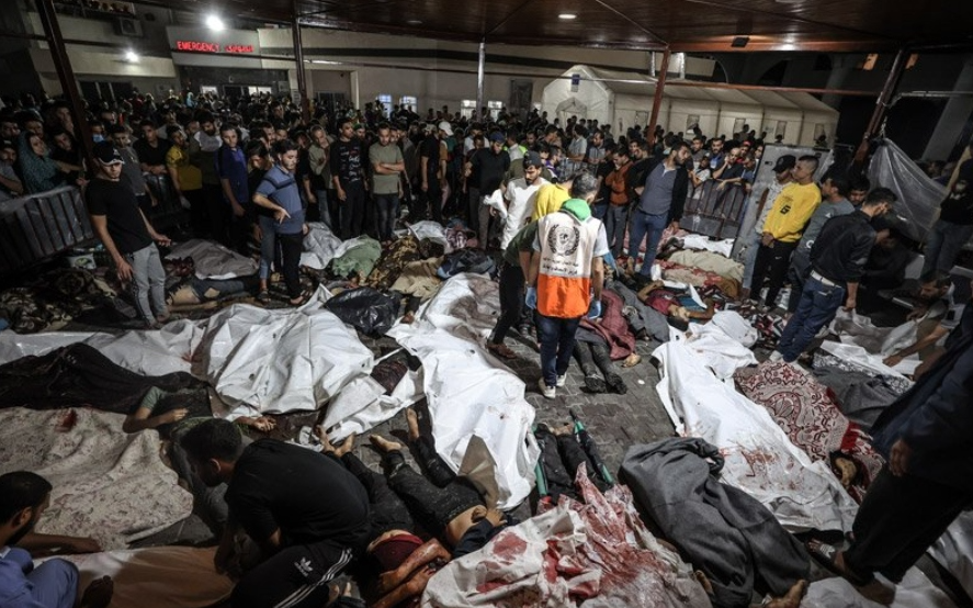 İsrail Gazze’de hastane vurdu: Yüzlerce ölü ve yaralı var