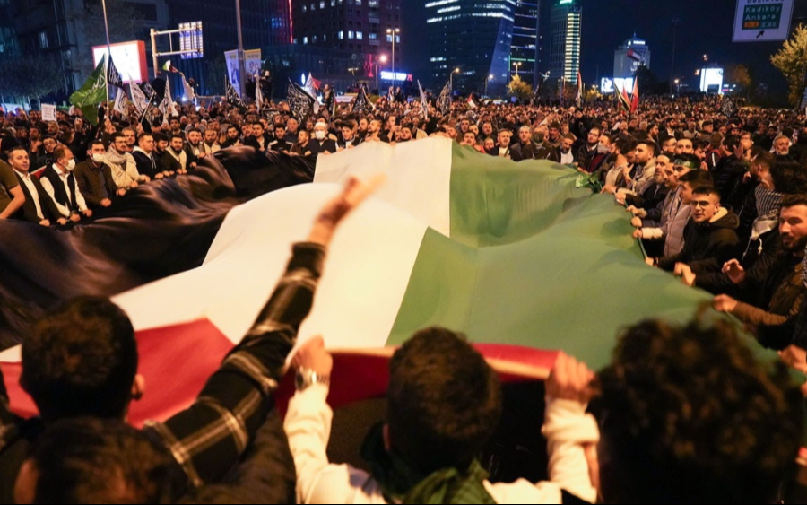 İstanbul’da ‘İsrail’ protestoları: Bir kişi yaşamını yitirdi, 5 kişi gözaltına alındı