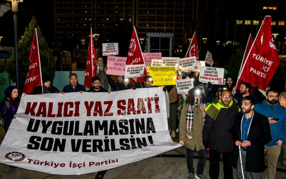 TİP’ten Ankara’da eylem: ‘Siz kâr edin diye biz karanlıkta yaşıyoruz!’