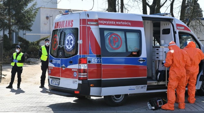 Polonya Türkiye'den dönenlere karantinayı kaldırıyor