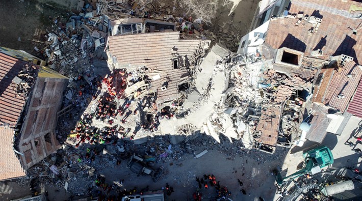 AFAD: Elazığ depreminde yaşamını yitirenlerin sayısı 29'a yükseldi