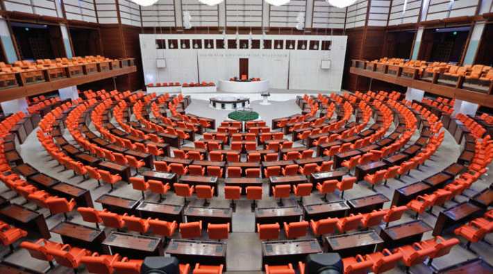 Mecliste ziyaretçi yasağı bir ay daha uzatıldı